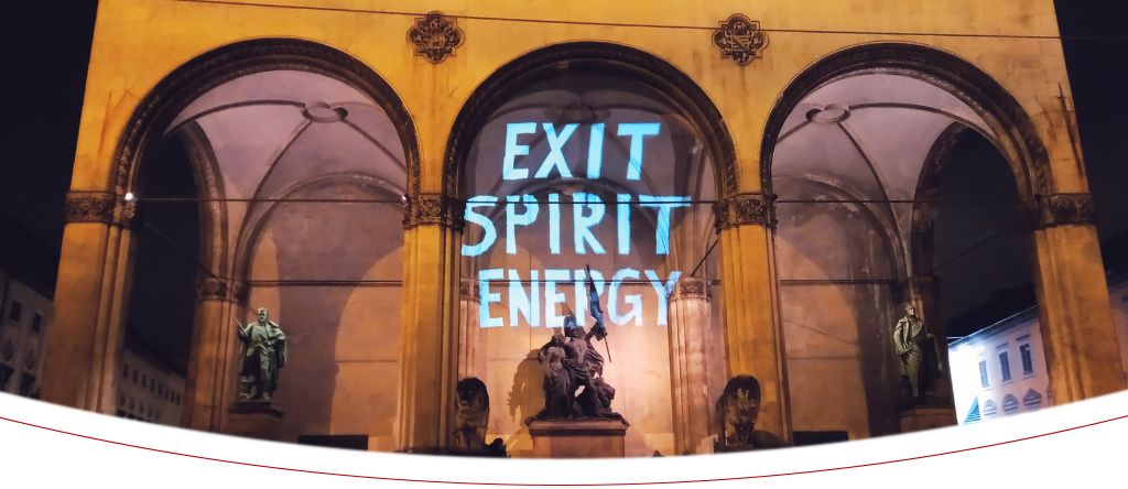 Odeonsplatz mit "Exit Spirit Energy" beleuchtet