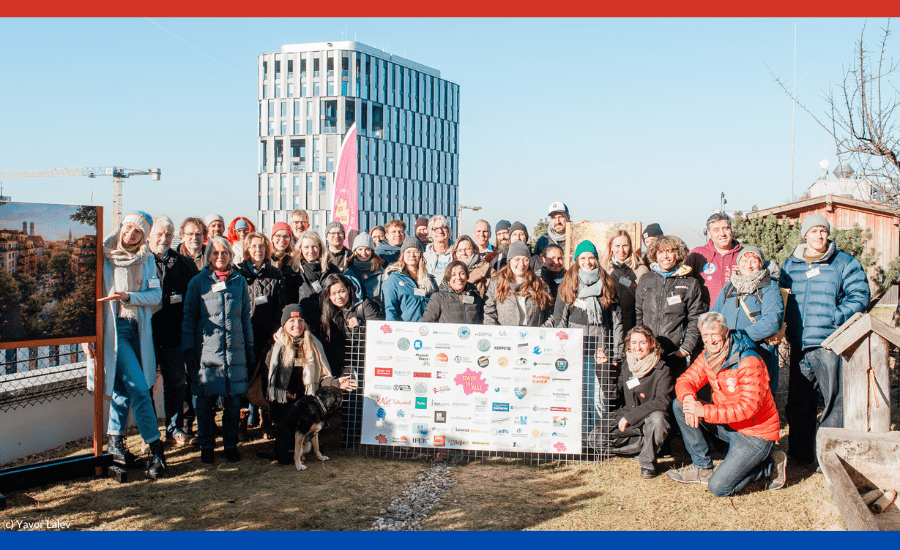 Auf dem Bild sind die Bündnismitglieder von Stadt für Alle zu sehen. Die Pressemitteilung fand im Werksviertel statt.