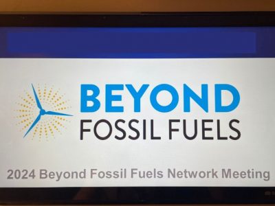 Man sieht das Logo von "Beyond Fossil Fuels" und darunter die Überschrift des Energieewnde-Vernetzungstreffens.