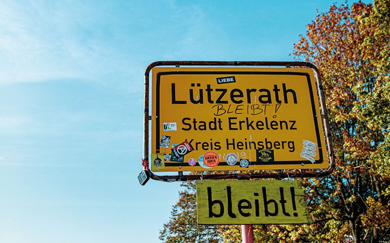 Das Ortsschild von Lützerath